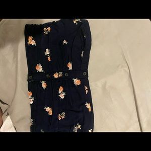Navy blue and floral crop top Abercrombie